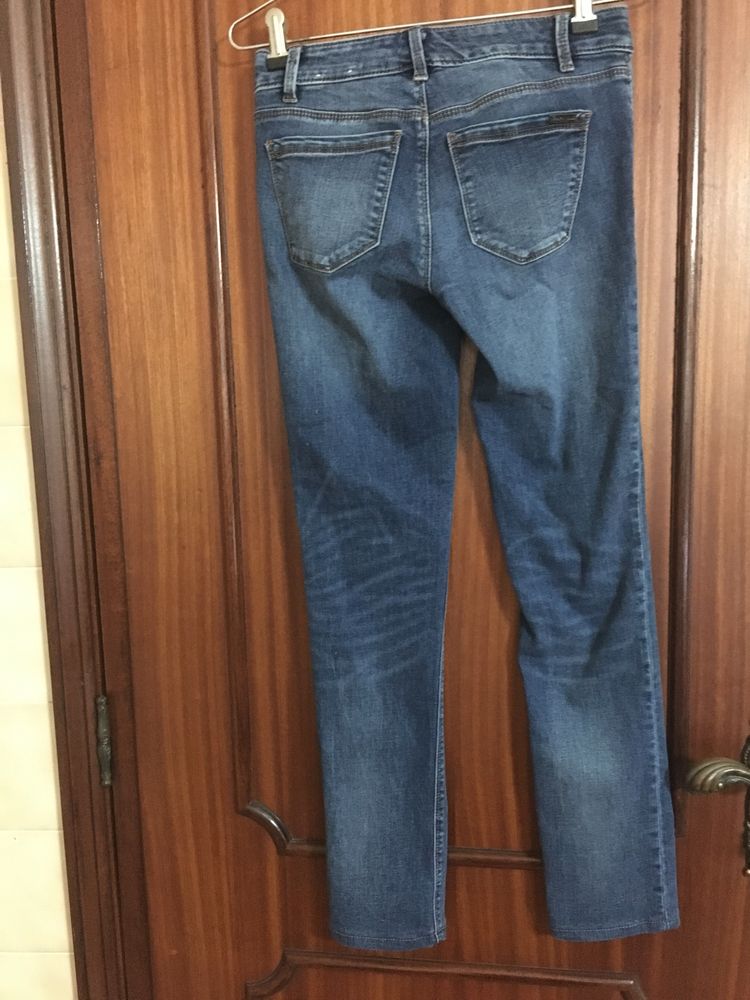 Calça de ganga tam 32 nova
