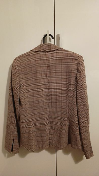 Żakiet typu 'frak' w stylową kratę