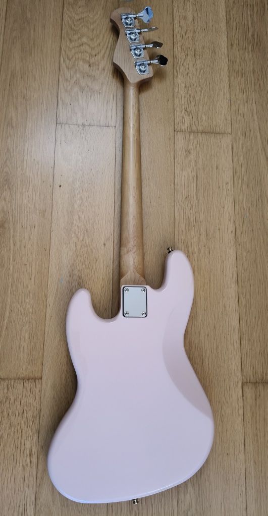 Baixo Jazz Bass - EMG - com pickups ativos EMG
