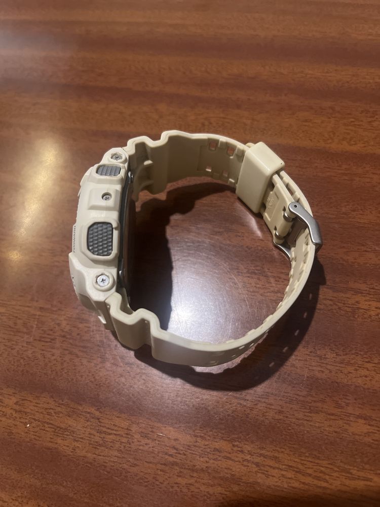 Relogio G-Shock GA 110c branco usado