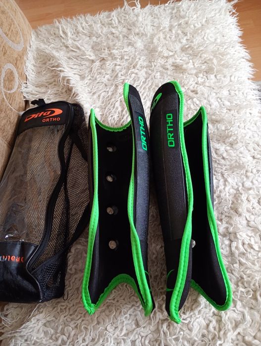 Nagolenniki hokejowe Dito