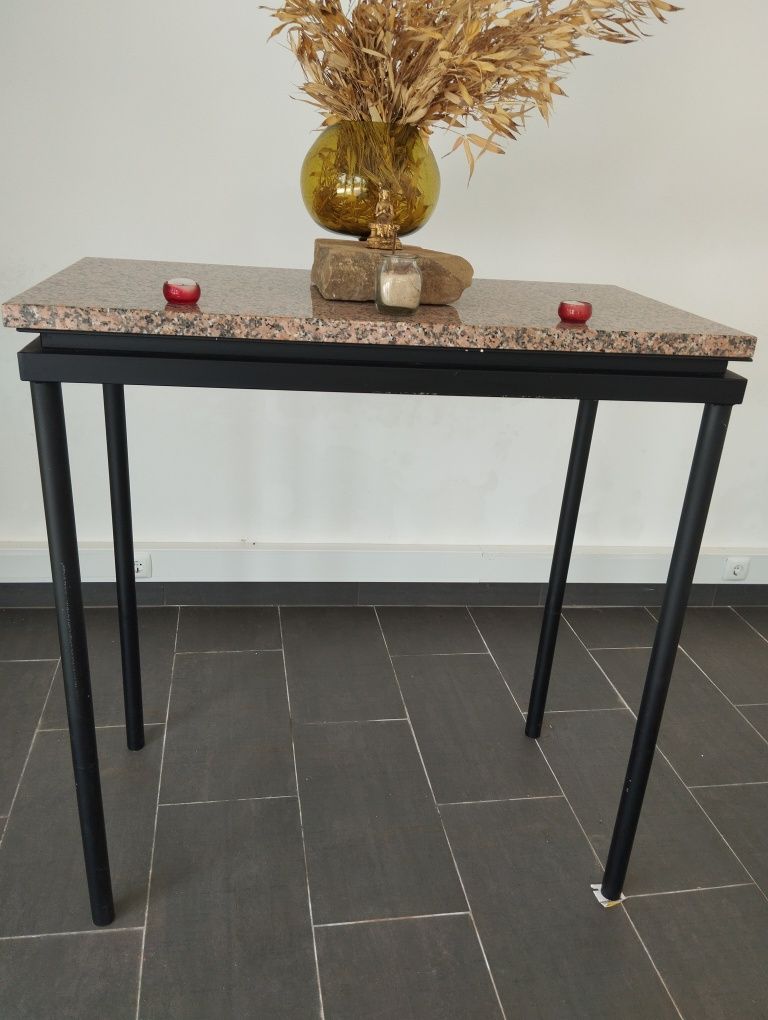 Mesa de granito de entrada