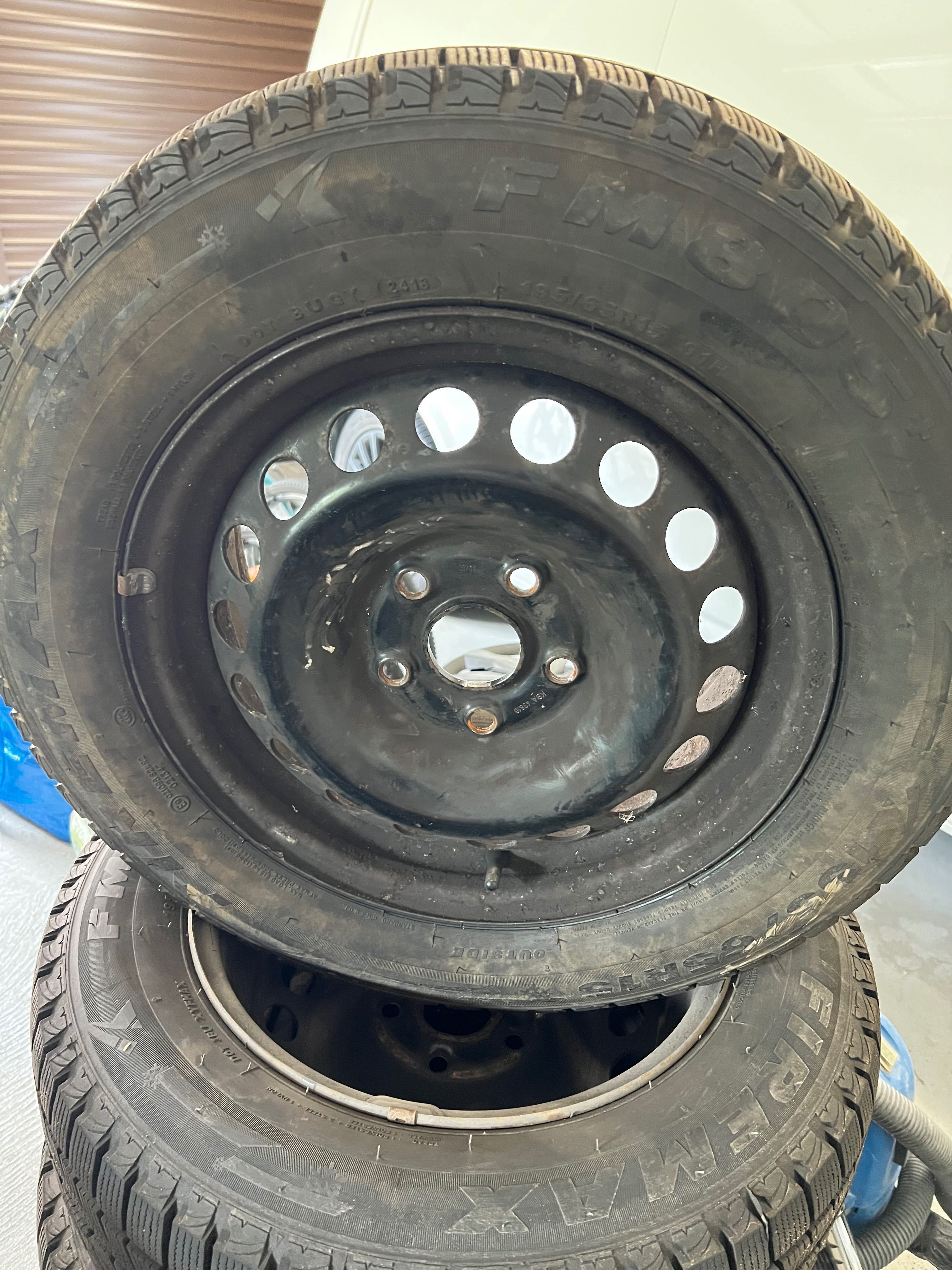 4x opony zimowe 195/65R15 Firemax na stalowych felgach 2024r, 5x112mm