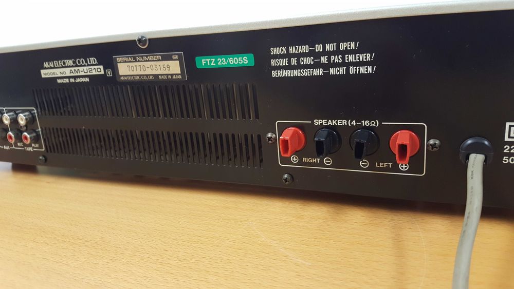 Wzmacniacz Akai AM-U210 Stereo  Japan