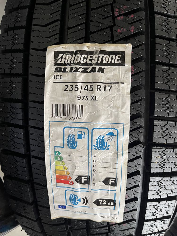 235/45/17 R17 Bridgestone Blizzak Ice 4шт новые