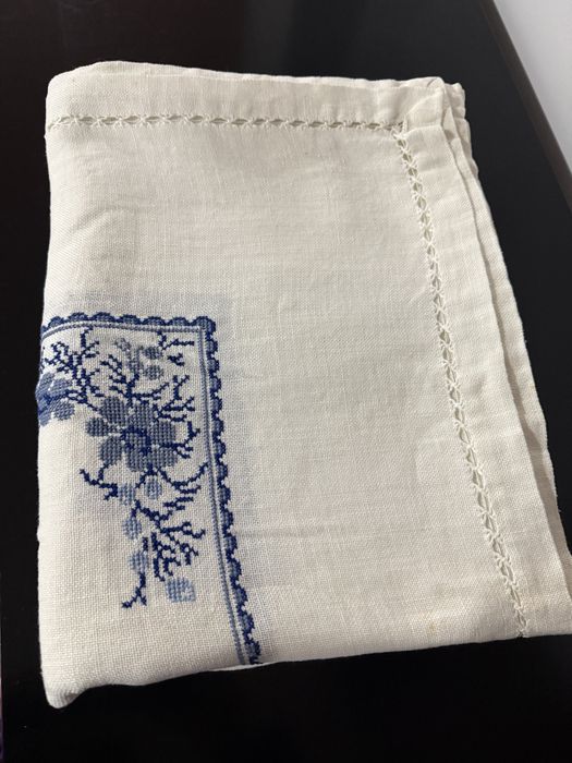 Toalha linho branco com bordado a mao