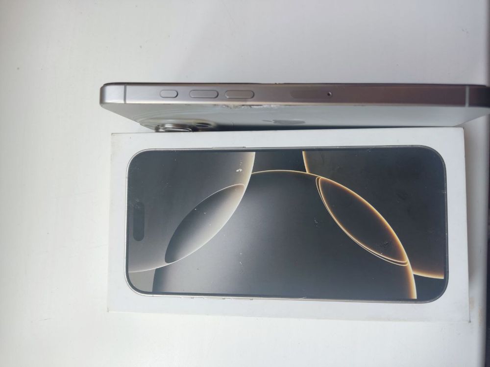 iPhone 16 pro max 256 100акб фізичнасім с дефектом особиста зустріч