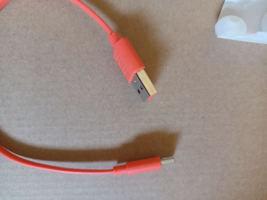 Fones JBL novos .