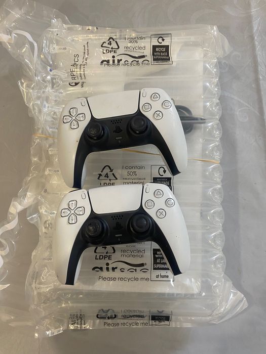 PLAYSTATION 5  COM GARANTIA E 2 controles de oferta