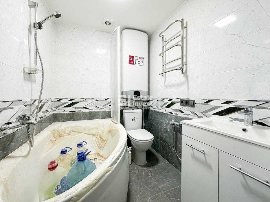 Продам 1 кімн. дворівневу квартиру на пр. Індустріальний, 6.