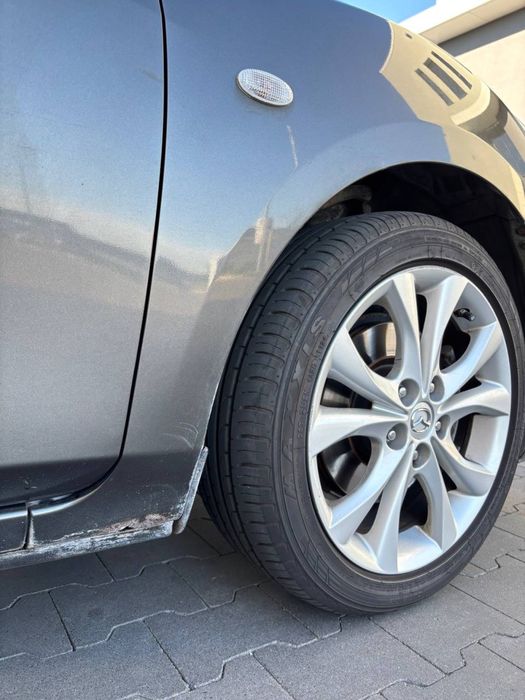 Mazda 3 (BL) Sports-Line 2.0 MZR DISI (BLEFW) 111kW 150km