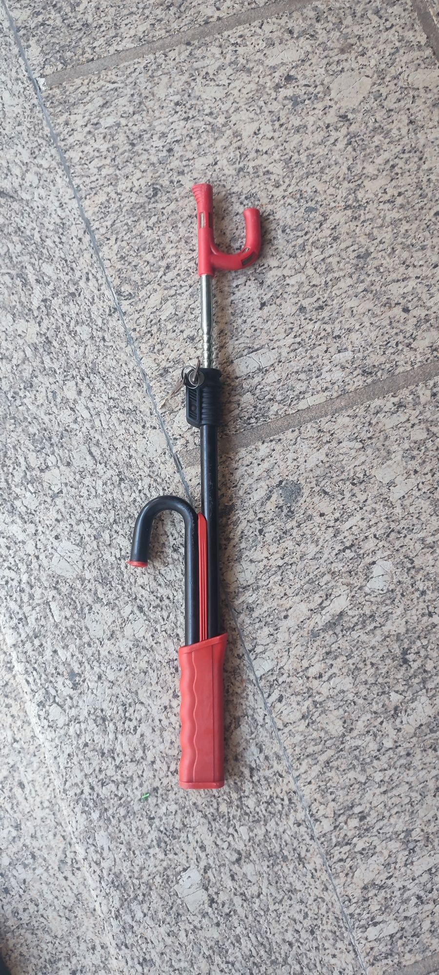 Dispositivo anti roubo para automóvel.