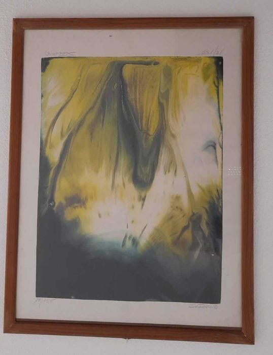 Quadro abstrato assinado