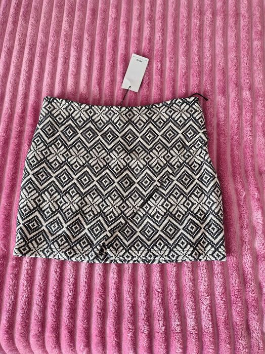 Nowa spódnica mini etno czarno biała Mango 38