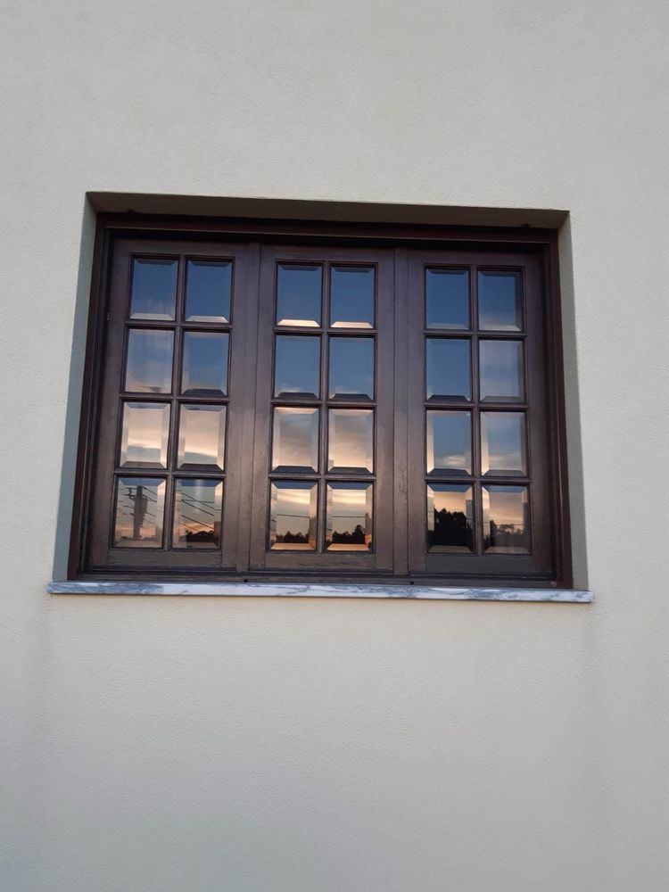Janelas e Portas de madeira de 3folhas!