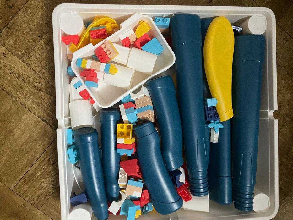 Дитячий столик зі стільцем та конструктором