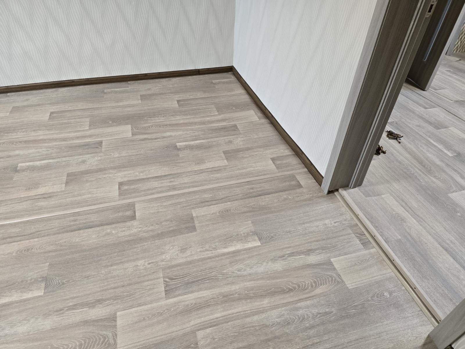 ЦЕНТР.Продам пол дома в центре .200 м.от реки. За сертификат.