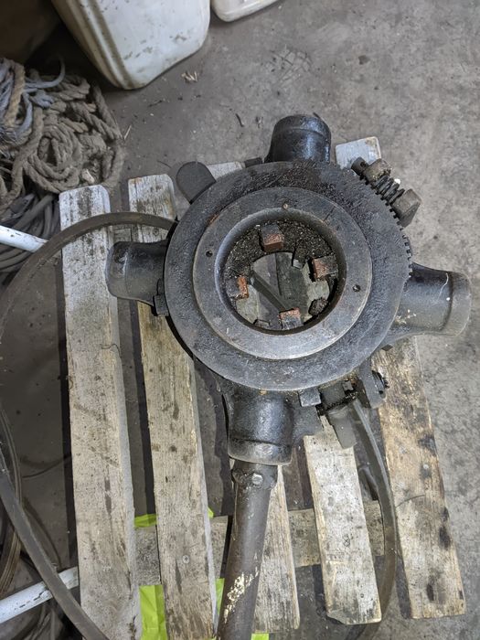 Клуп для нарізання дюймових різьб 1 1/2 - 2 1/2