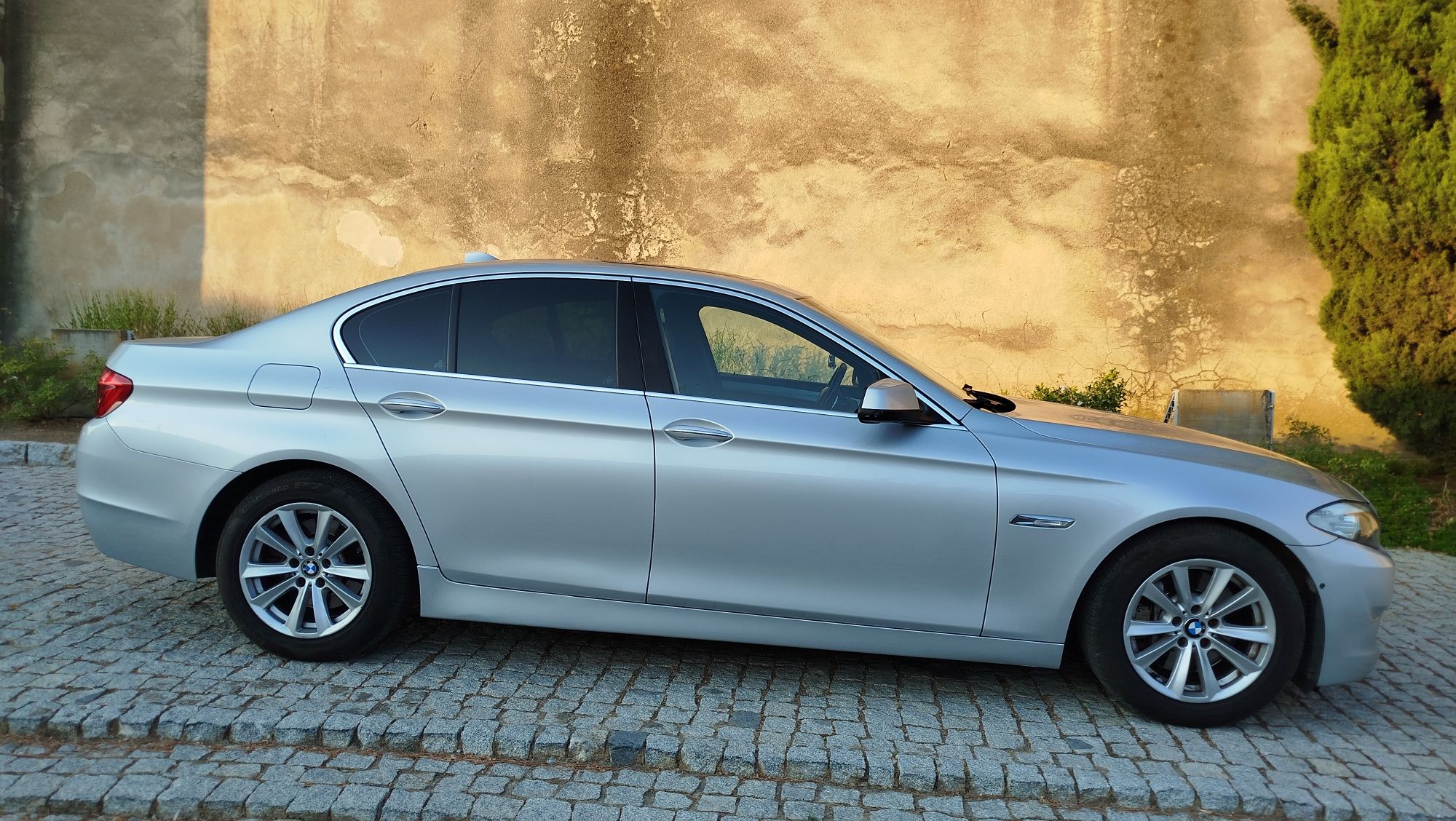 BMW 530d 245cv automático de 2010 nacional