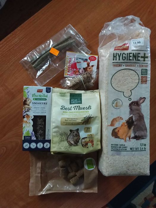 Trociny, karma i smakołyki dla chomika