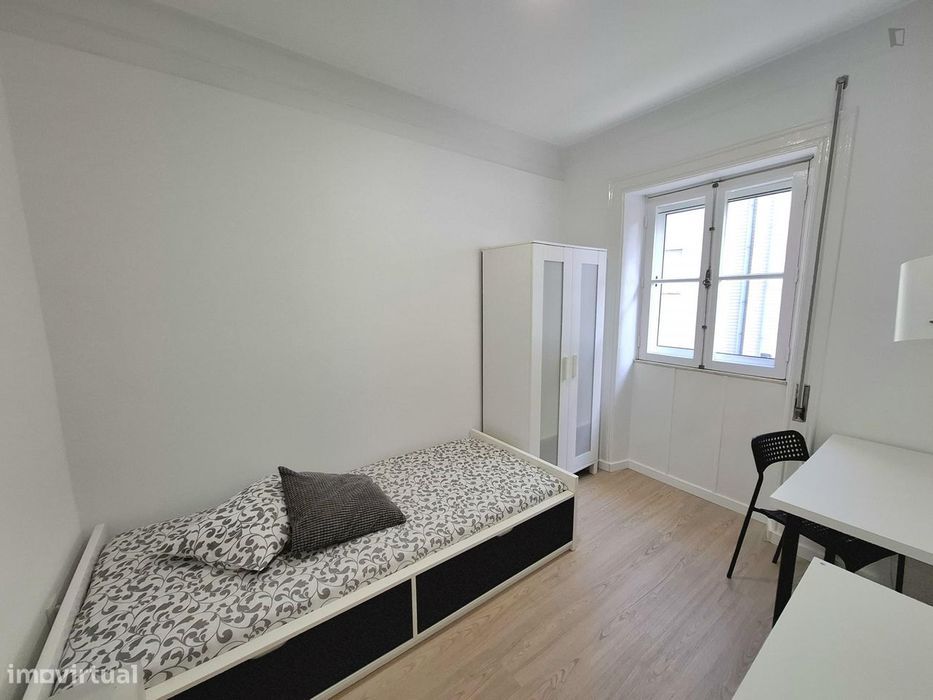 47412 - Quarto individual convidativo numa...