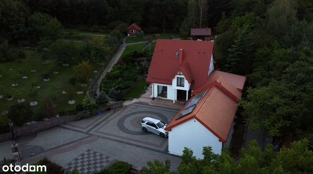 Ekskluzywny dom w otoczeniu natury – Lutomia Górna