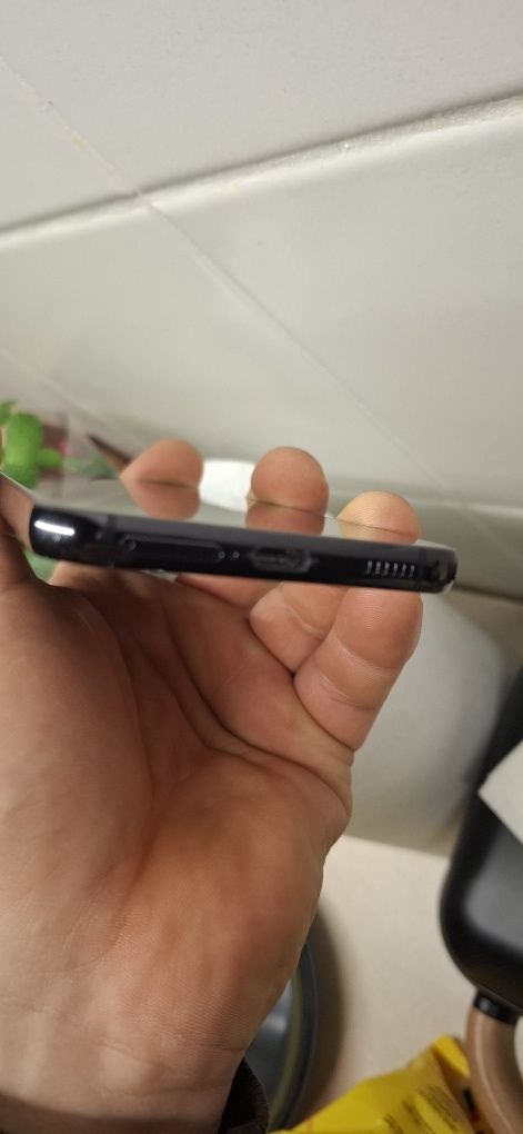 Samsung Galaxy S22     SM-S901B/DS