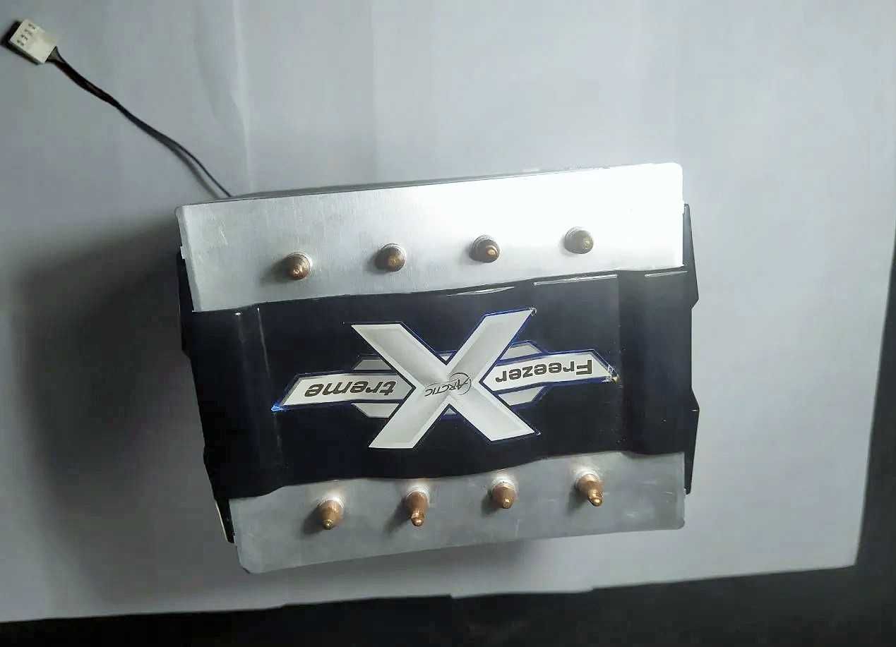 система охлаждения с медными трубками Arctic Freezer Xtreme