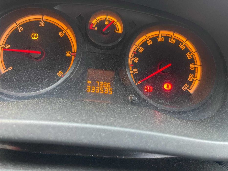 Opel Corsa 1.3 CDTI Van 2011 – 2.500€