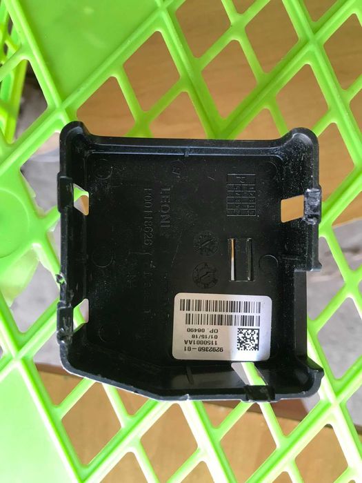 Крышка плюсовой клемы BMW X5  13-18 гг.