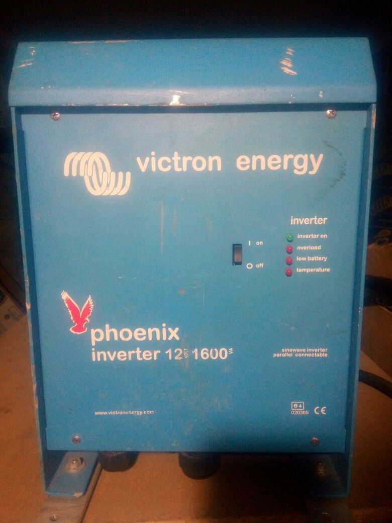 Інвертор Victron Energy 12/1600