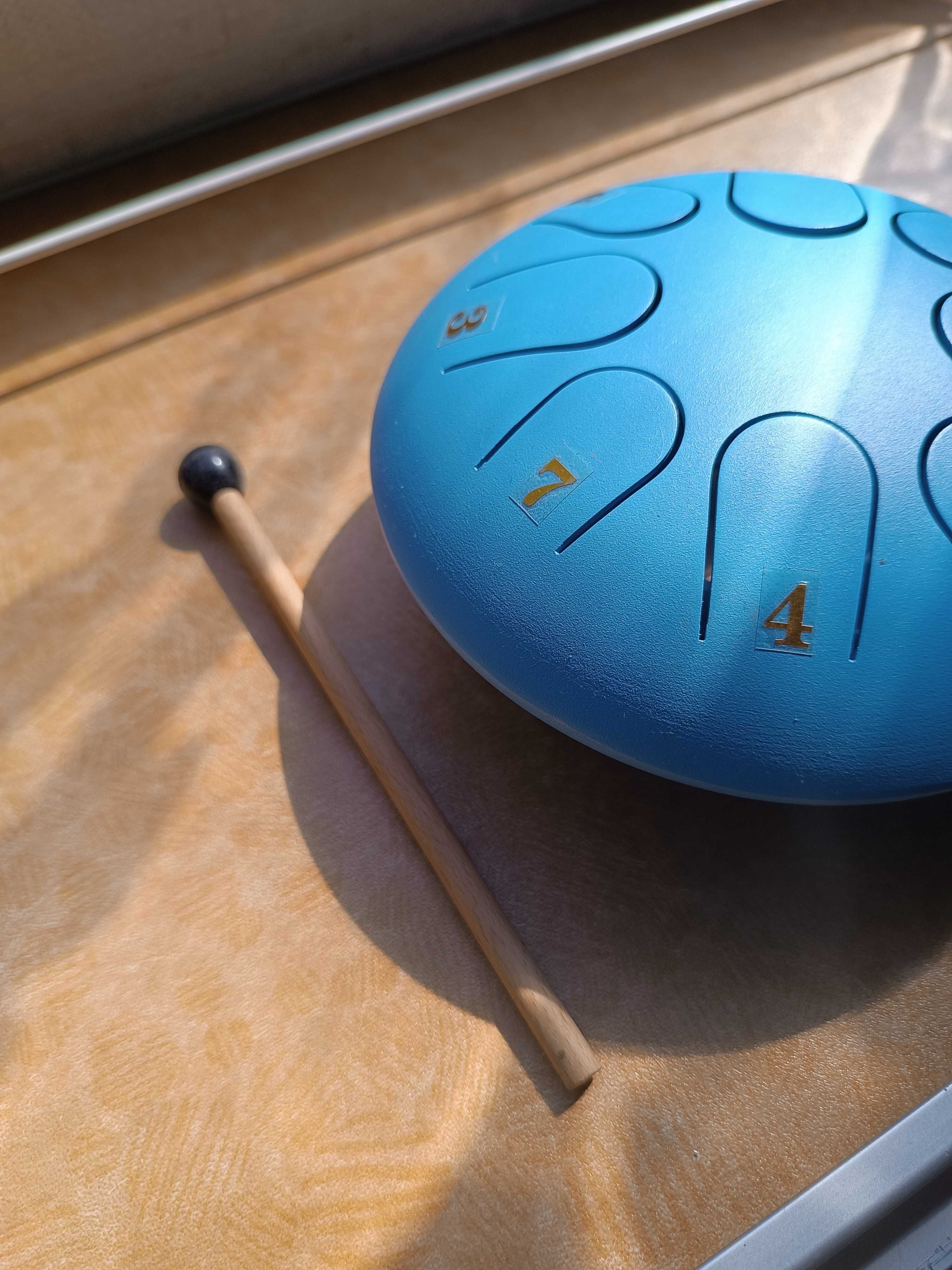 Steel tongue, handpan