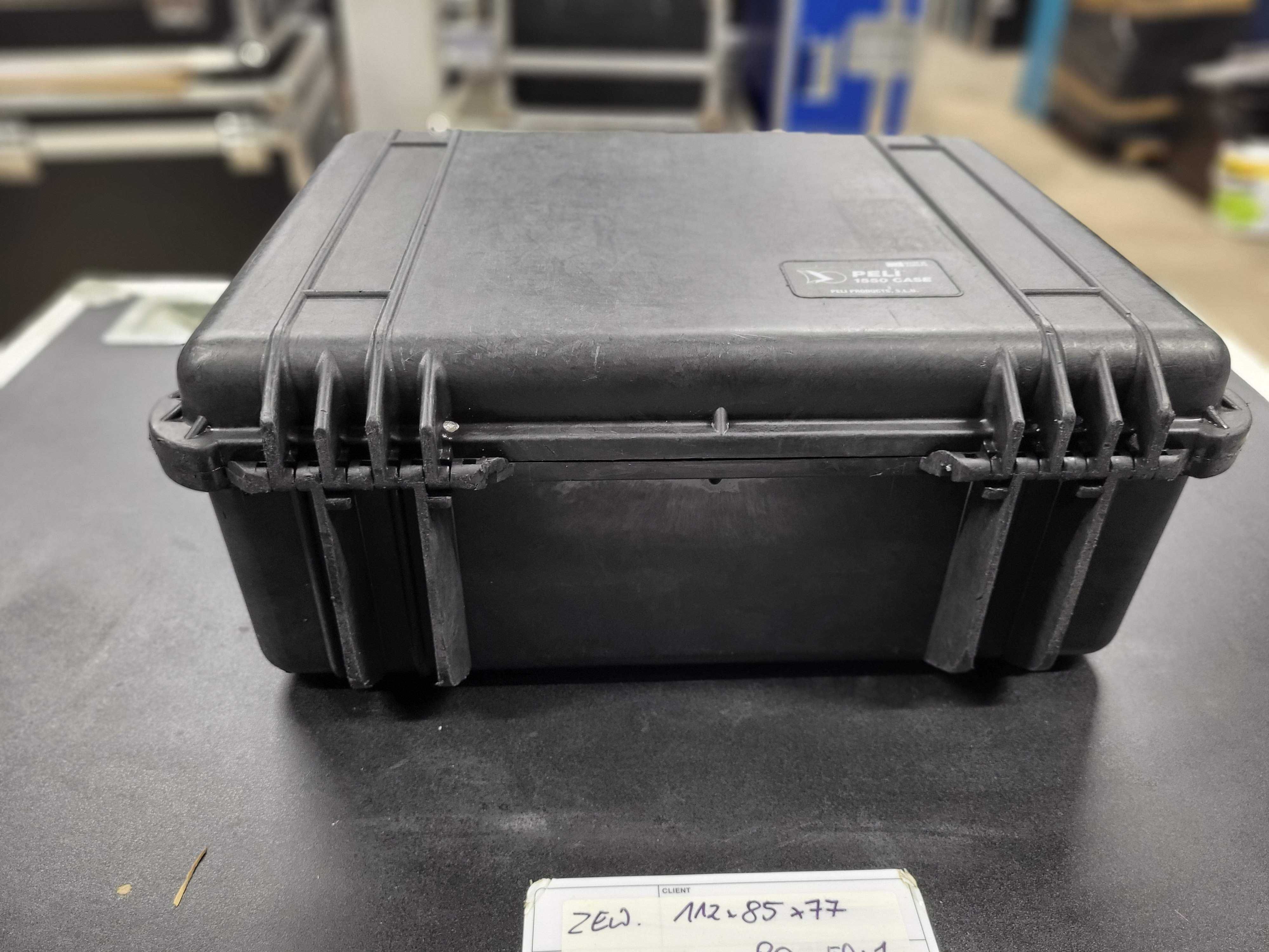 Peli 1550 (47x36x19) Pelikan walizka pusta bez pianki, Faktura