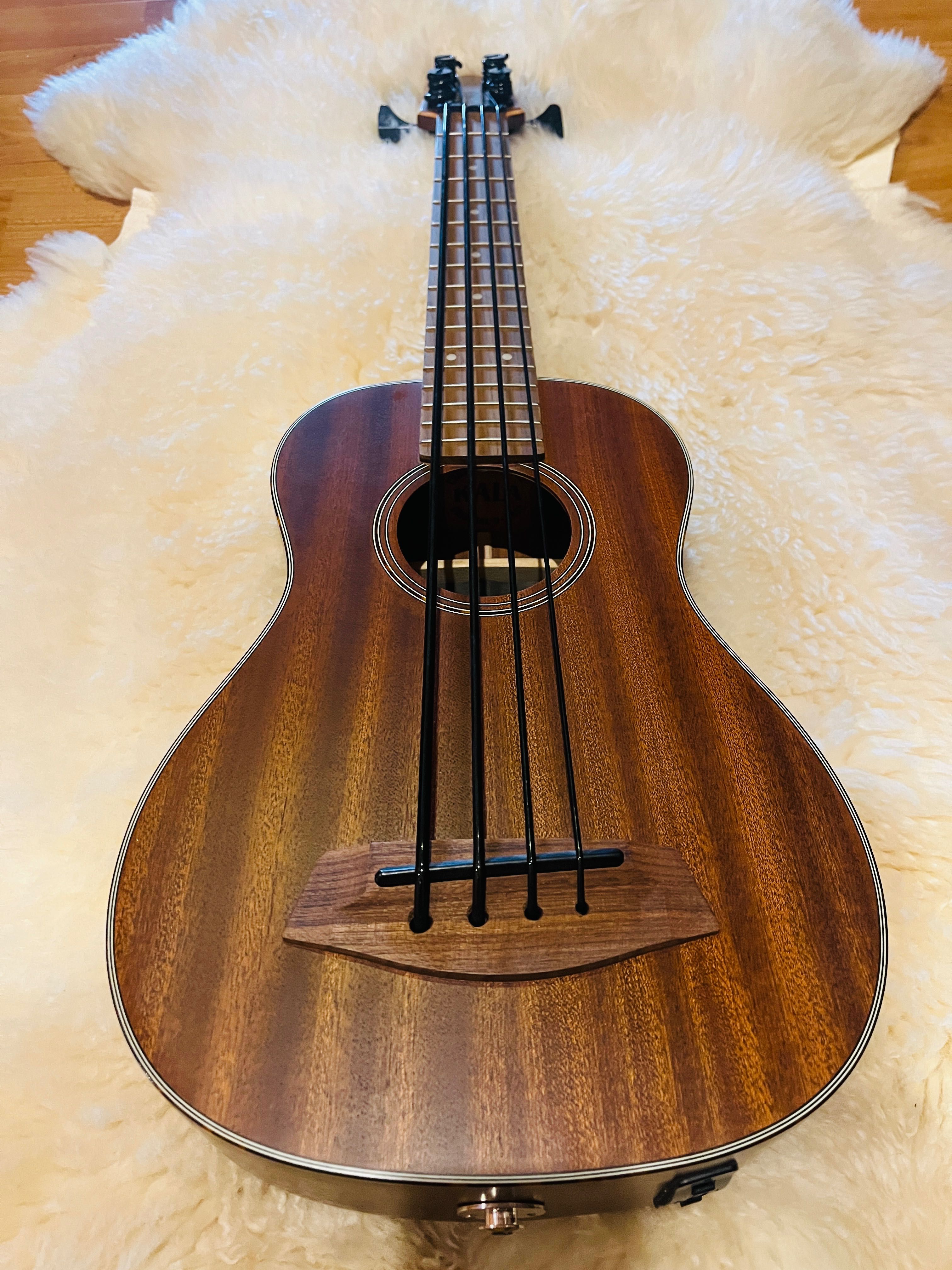 Ukulele basowe Kala