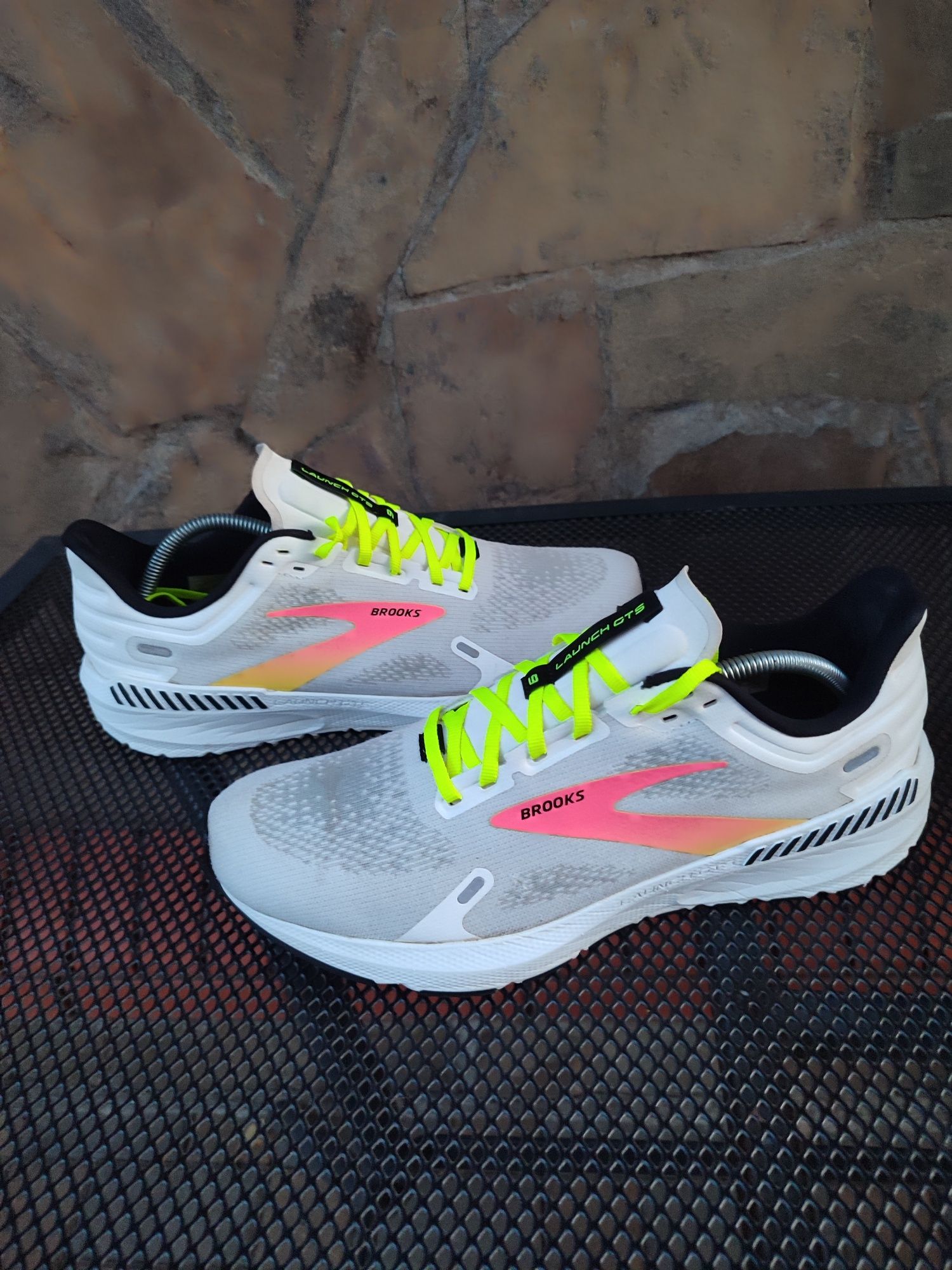Оригинальные кроссовки Brooks Launch GTS9 45,5 размер