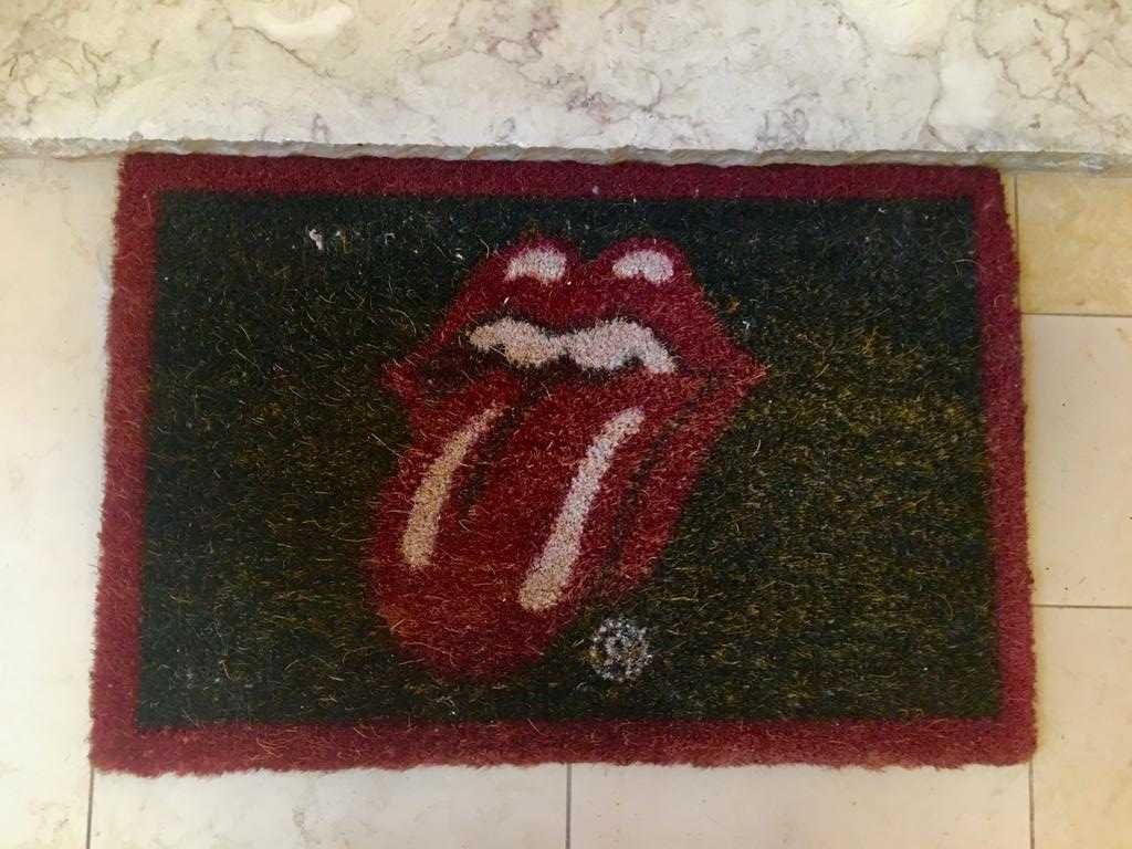 Tapete entrada Rolling Stones em bom estado