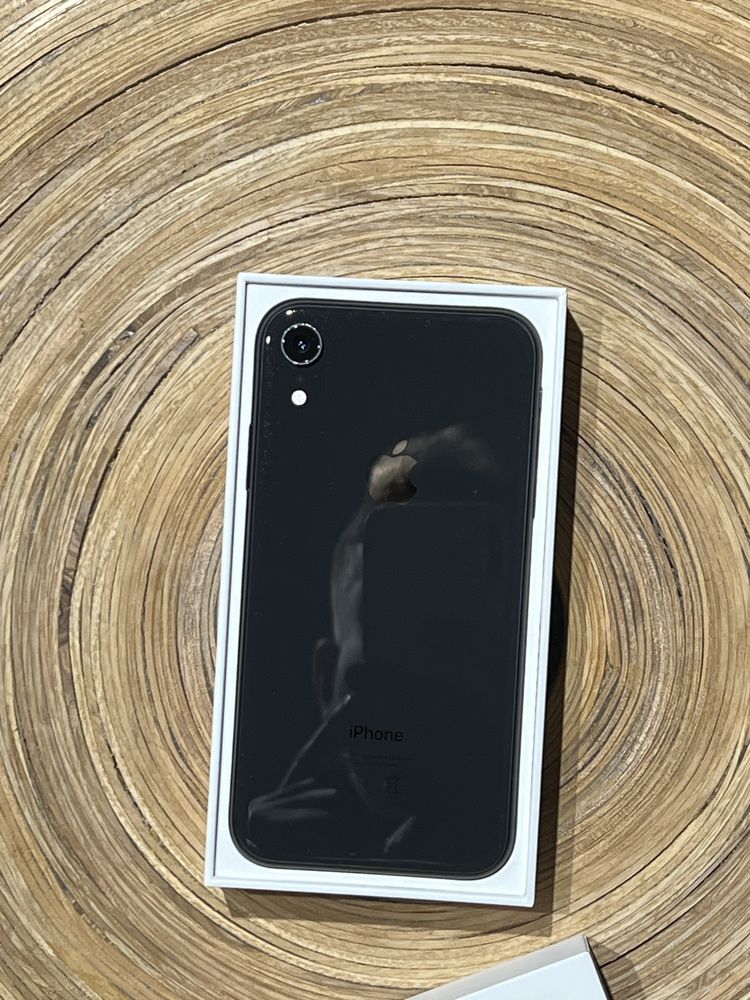 Iphone XR black 128 gb