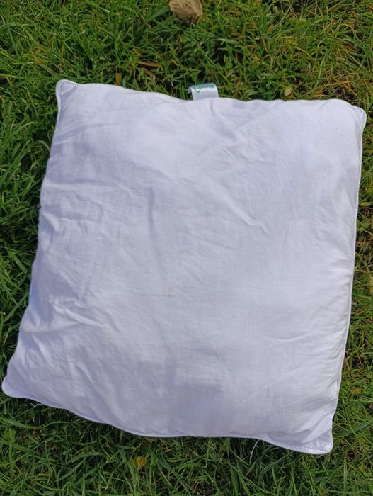 Подушка біла. Для дому