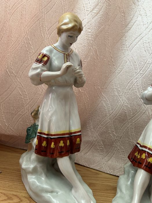 Статуетка «гадання на ромашці»