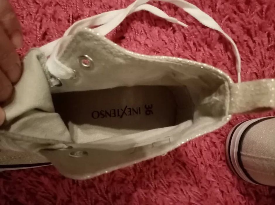 Trampki srebrne długie