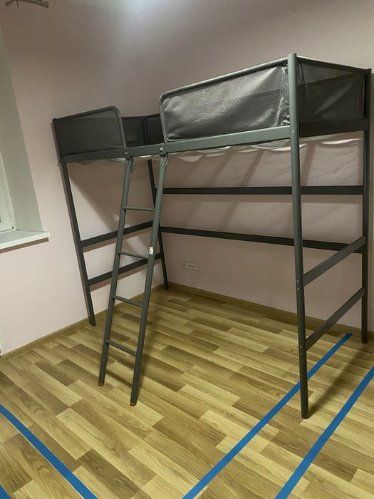 Łóżko piętrowe metalowe