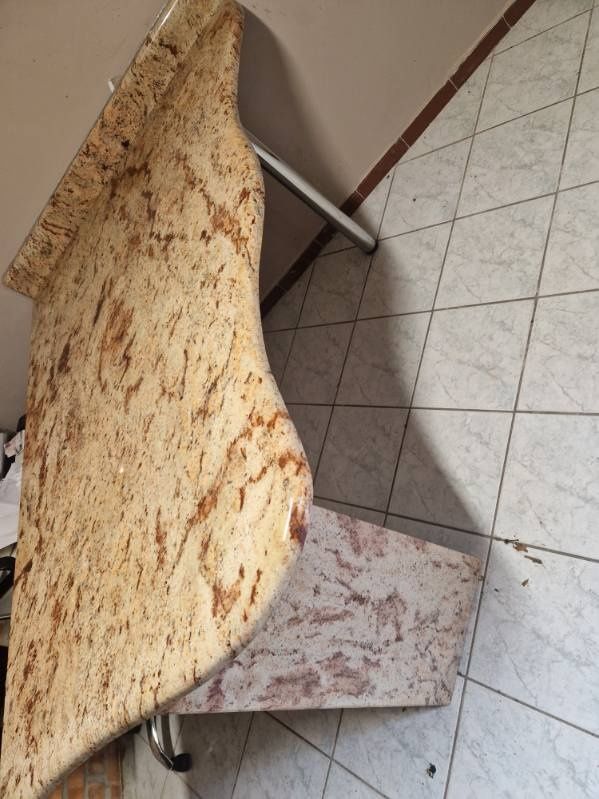 Stół granitowy Ivory Brown