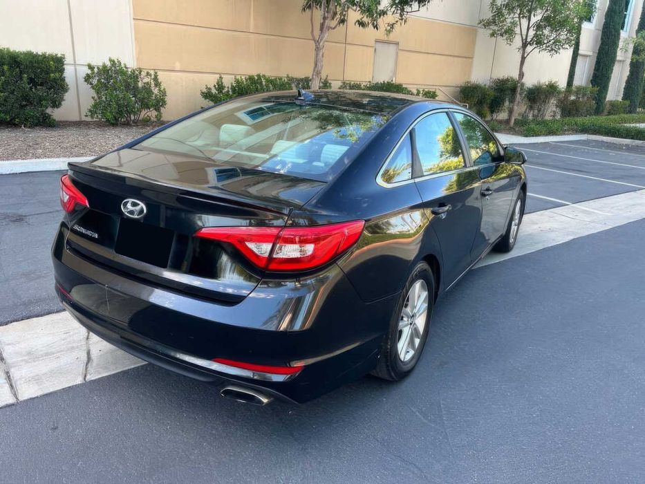 Hyundai Sonata SE      2017