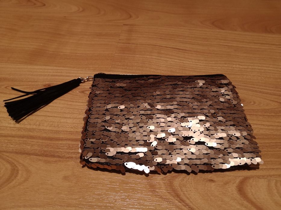 Clutch/Bolsa com lantejoulas douradas, nova, "Oriflame"