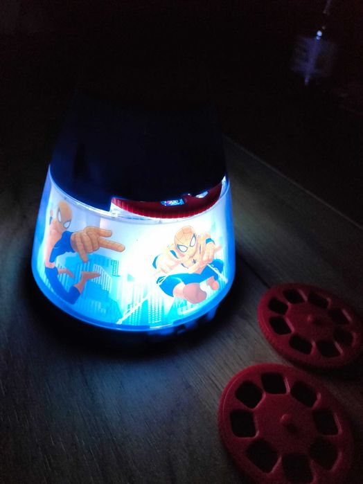 Lampka Philips Spider Man z projektorem.