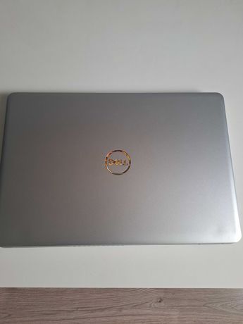 Laptop firmy dell