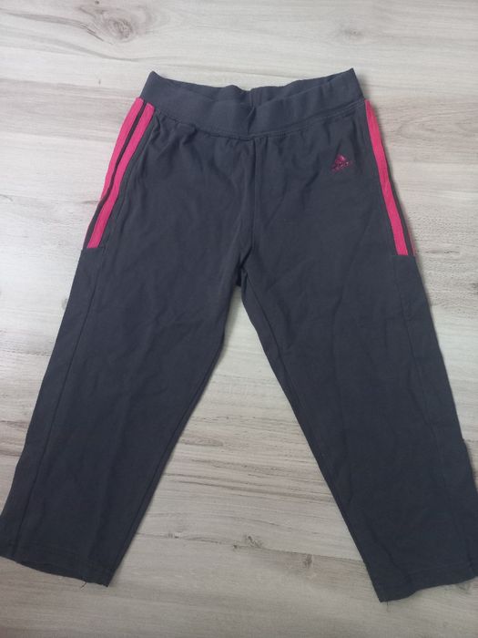 Leginsy do kolana marki adidas