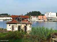 MV - Casa p/ reabilitar no Rio Douro, frente ao Palácio Freixo