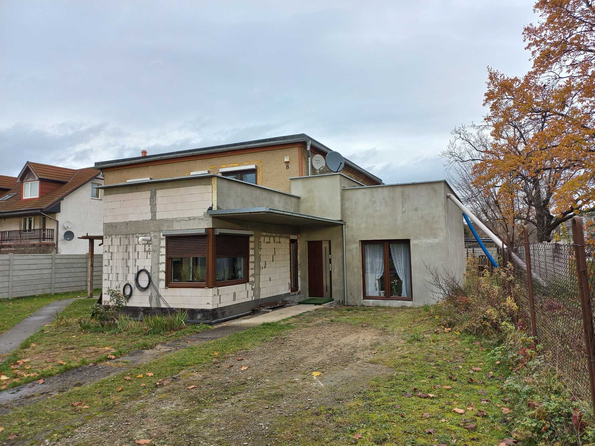 Do wynajęcia lokal  w centrum Siechnic.