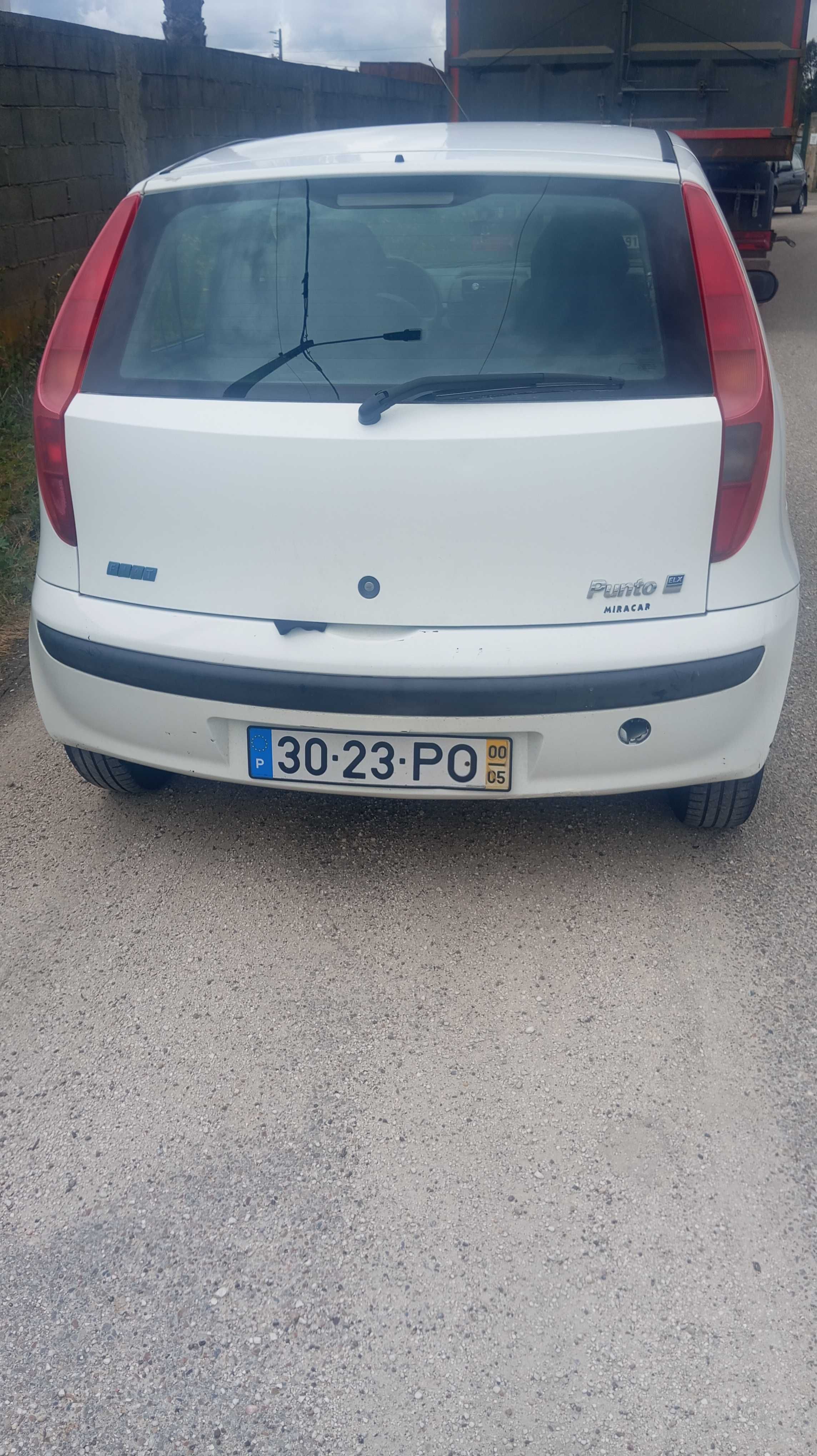 Punto 2000 em bom estado, ótimo para primeira carrinha
